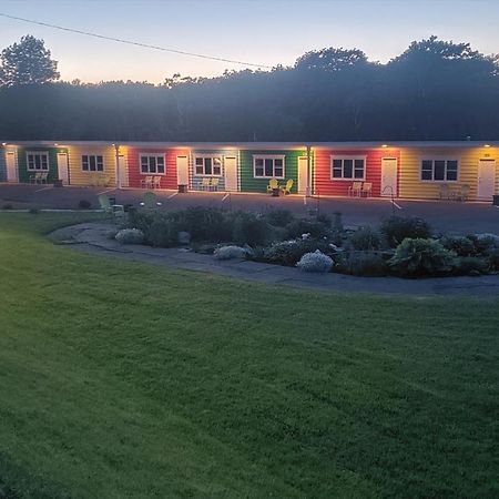 Cornerstone Motel Chéticamp エクステリア 写真