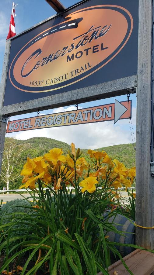 Cornerstone Motel Chéticamp エクステリア 写真