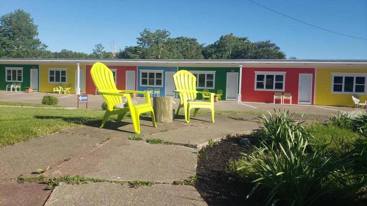 Cornerstone Motel Chéticamp エクステリア 写真