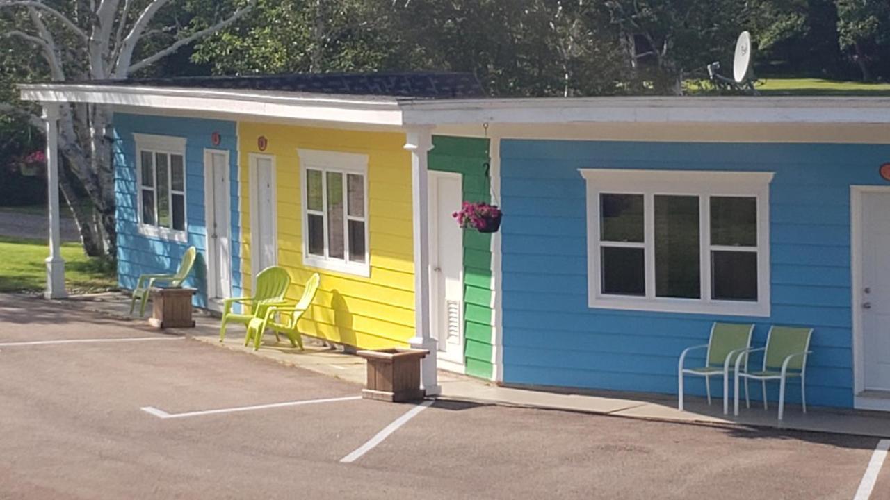 Cornerstone Motel Chéticamp エクステリア 写真
