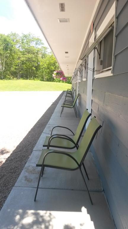Cornerstone Motel Chéticamp エクステリア 写真