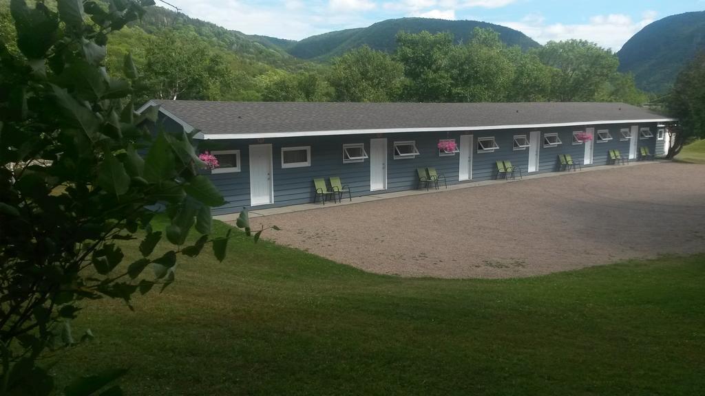 Cornerstone Motel Chéticamp エクステリア 写真