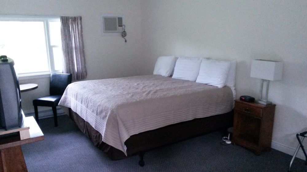 Cornerstone Motel Chéticamp エクステリア 写真
