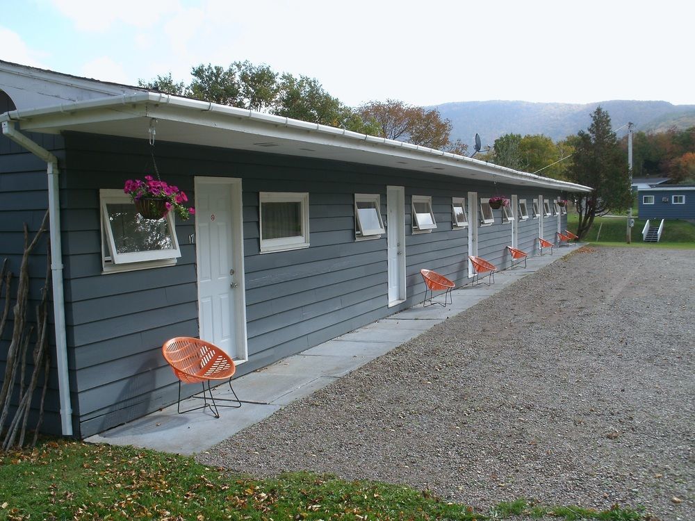 Cornerstone Motel Chéticamp エクステリア 写真