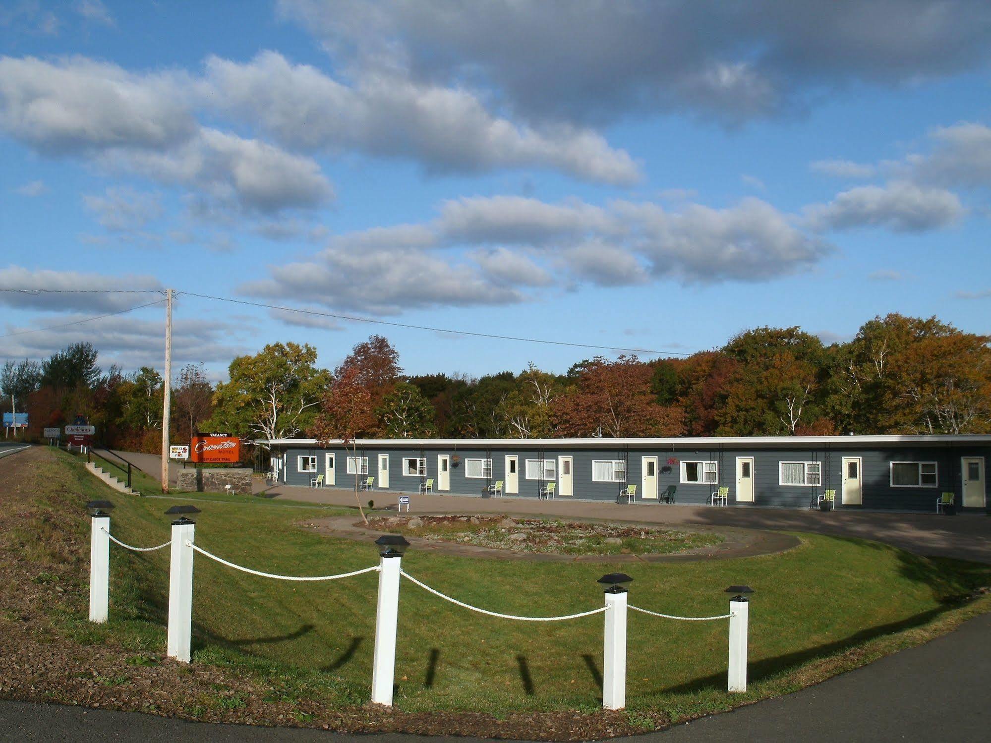 Cornerstone Motel Chéticamp エクステリア 写真