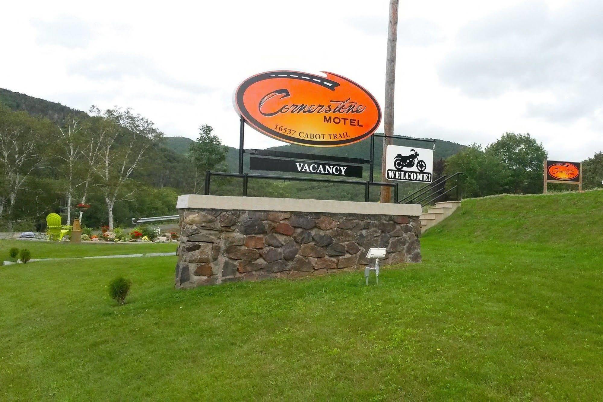 Cornerstone Motel Chéticamp エクステリア 写真